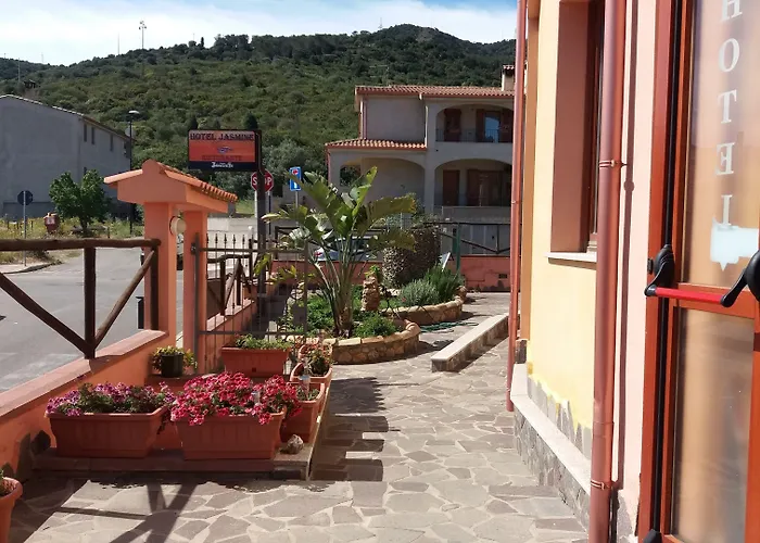 Jasmine Теулада