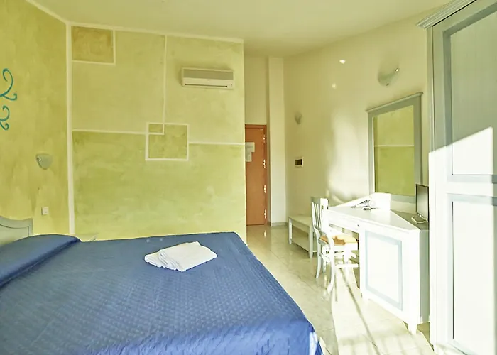 Jasmine Теулада